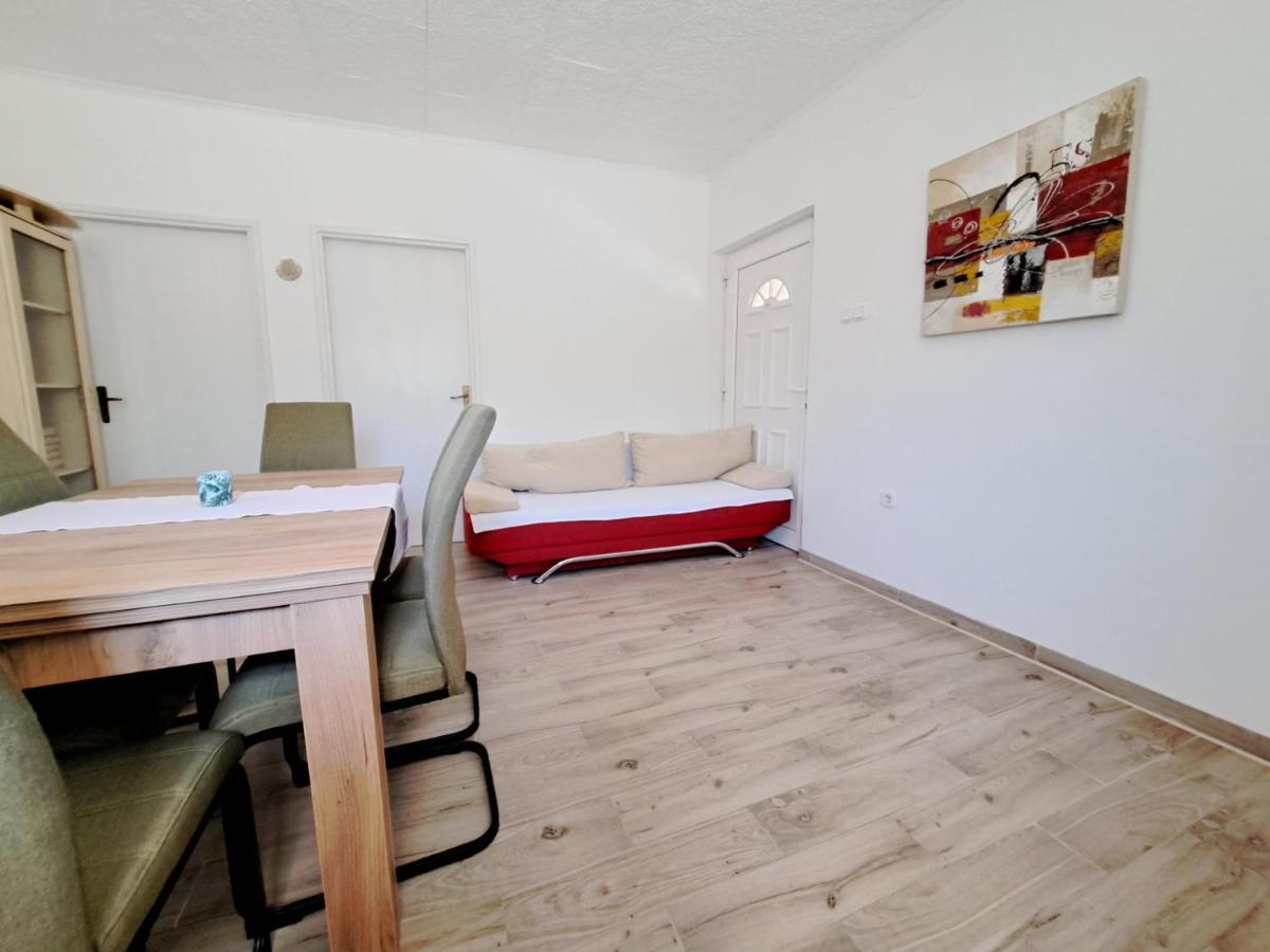 Apartmani Postonjski 普利拉卡 外观 照片