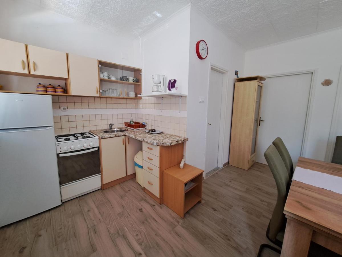 Apartmani Postonjski 普利拉卡 外观 照片